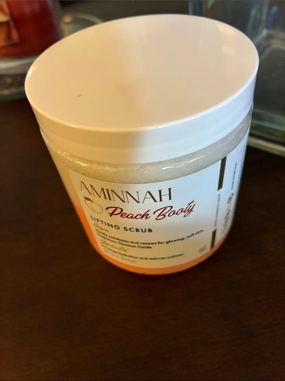 Aminnah Peach Booty Lifting Scrub — White & Peach